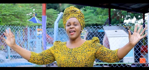 VIDEO: Jennifer Mgendi - Yesu Kainuliwa (Mp4 Download)