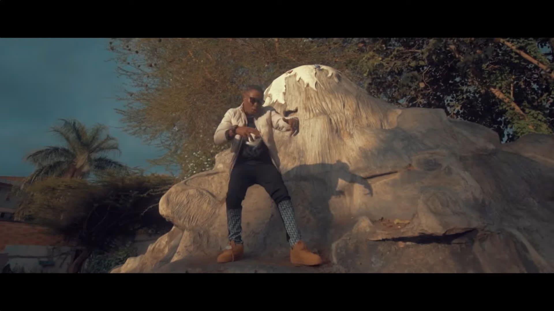 VIDEO: Motra The Future - A Town (Mp4 Download)